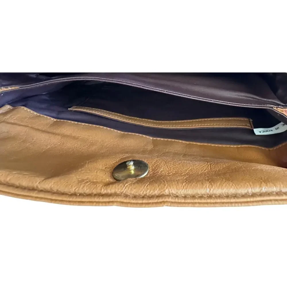Vintage ‘80s Tan Leather Multi-Compartment Wristlet Bag